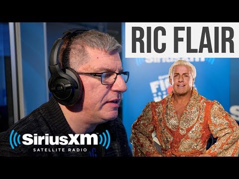 ريك فلير يتحدث عن تهميش المذيعين في WWE هذه الأيام