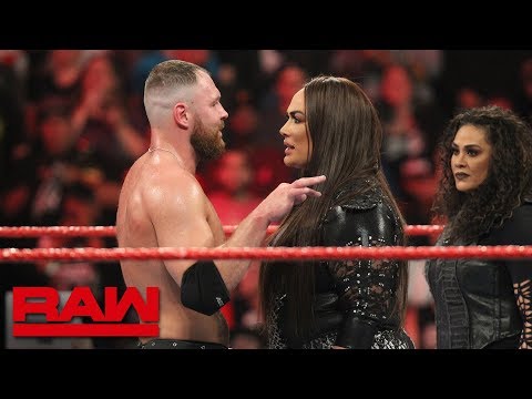 هل ما زالت مواجهة دين أمبروز ونايا جاكس ضمن مخططات WWE؟