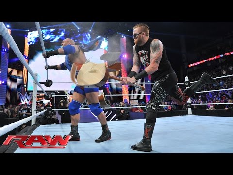رايباك يكشف عما فعلته WWE للسيطرة على حسابات النجوم!