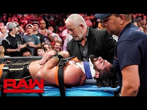 اتحاد WWE يعترف مرة أخرى بعلاقة رولينز ولينش ونقل رولينز إلى المستشفى