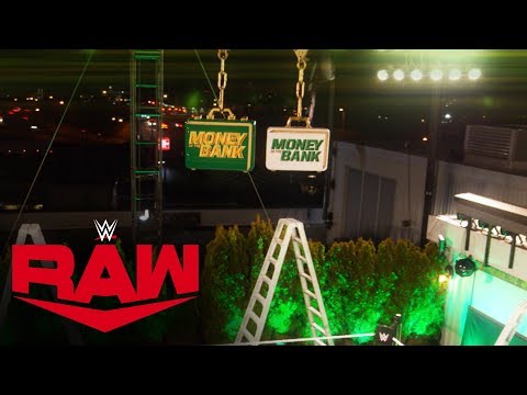 بالفيديو.. WWE تقدم نظرة خاصة على تجهيزات مواجهة الحقيبة