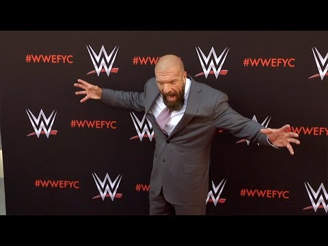 تربل اتش ينفي الشائعات حول تفكير درو ماكنتاير لمغادرة WWE