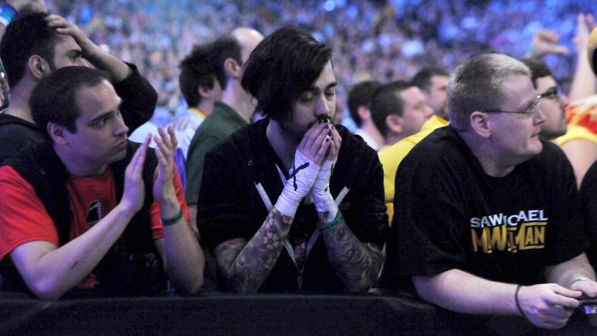 أسطورة WWE يواجه خطر بتر الساق