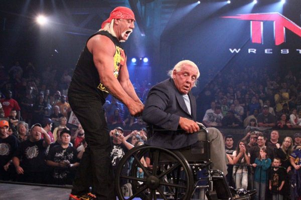لماذا قرّر ريك فلير العمل مع TNA بعد مغادرته من WWE؟