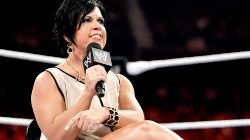 نجمة WWE السابقة تشارك قصة إلتقائها بزوجها مع الجمهور