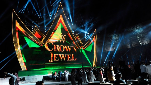 عرض كراون جويل في المملكة العربية السعودية قد يواجه غياب أكبر مصارعين WWE