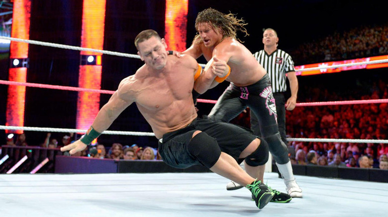 جون سينا يثني على دولف زيجلر بعد تسريحه من WWE
