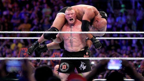 هل سيعود بروك ليسنر للتوقيع مع WWE؟