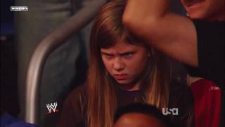 فتاة ذا ميز الغاضبة تعلّق على فوزه بلقب WWE