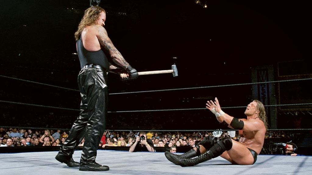 ما الذي ينقص عروض WWE الحالية برأي أندرتيكر؟