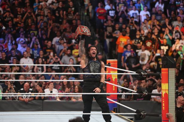 رومان رينز يدخل التاريخ، نجوم WWE يهنئون بعيد الأضحى