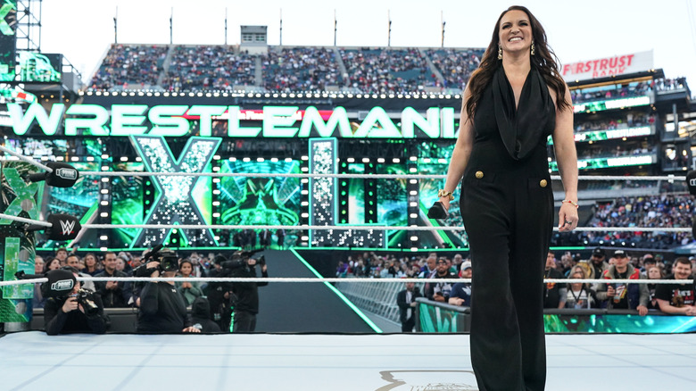 تفاصيل حول وضع ستيفاني مكمان مع WWE بعد عودتها في الرسلمينيا 40