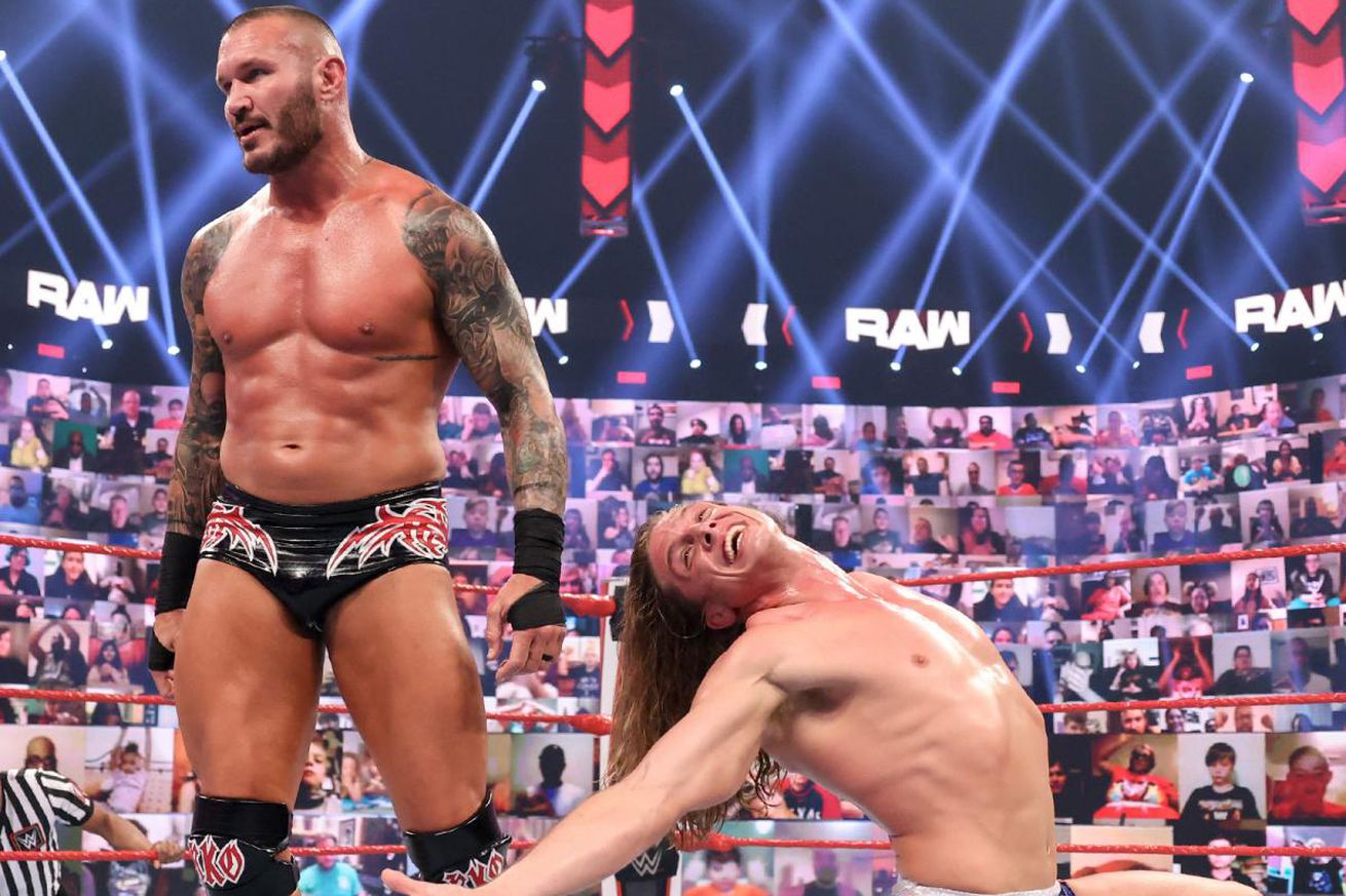 مات ريدل يتحدث عن شراكته مع راندي أورتن في WWE