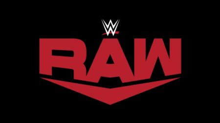 اتحاد WWE يستعد لحدث اليوم الأول في الرو الليلة